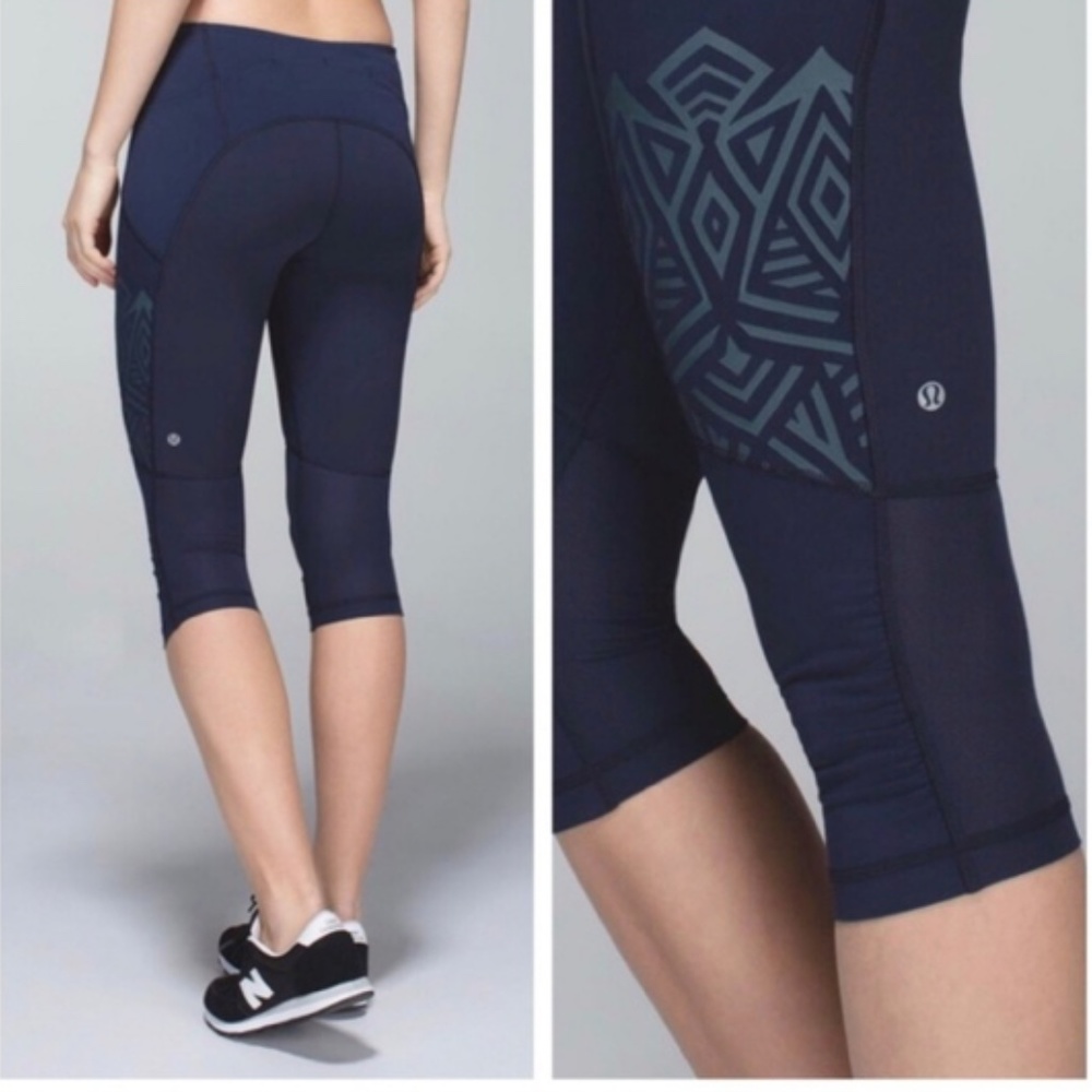 Lululemon Stash it Crop Size 4 inkwell leggings